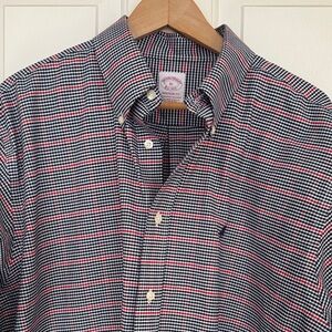 Brooks Brothers Men's Button-Down Shirt in Navy, White & Red Check